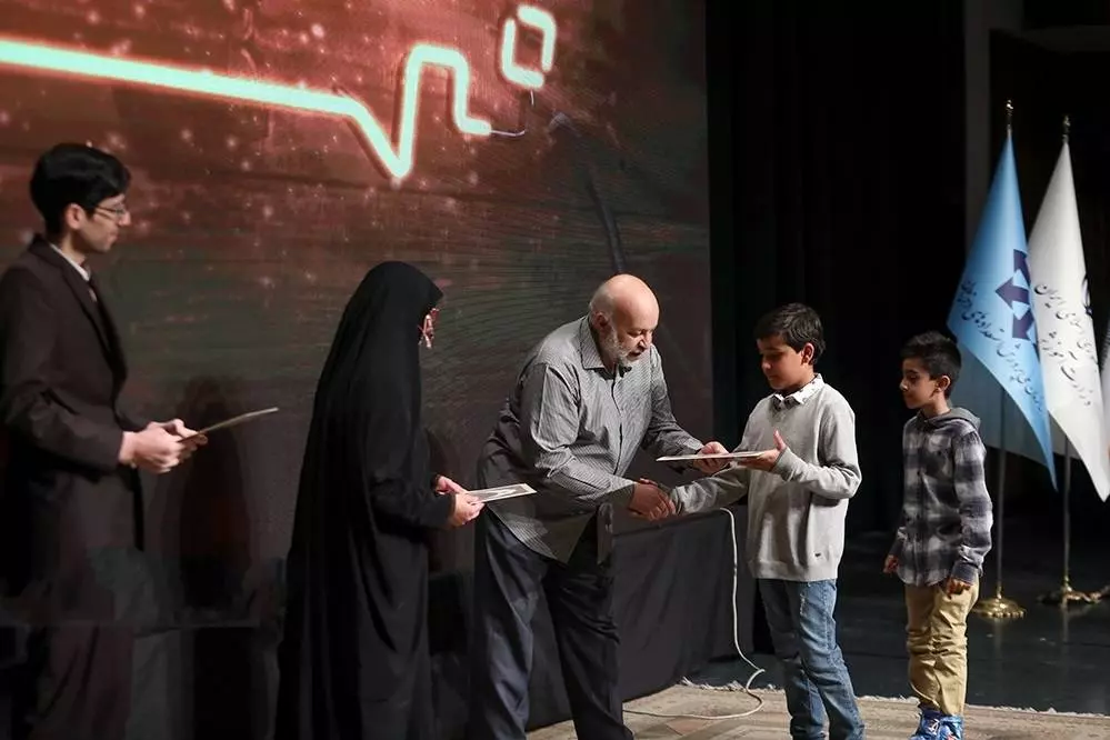 Winners of the 5th Noor Student Competition Praised